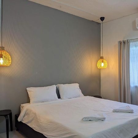 V At Panus Hotell Phanat Nikhom Eksteriør bilde