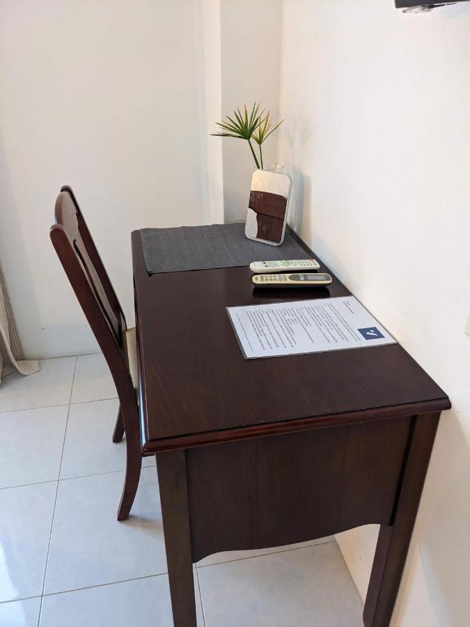 V At Panus Hotell Phanat Nikhom Eksteriør bilde